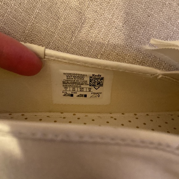 Kate Spade Triple Decker w Bow - Picture 3 of 8